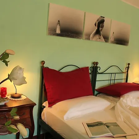 Le Lune Bed & Breakfast *
